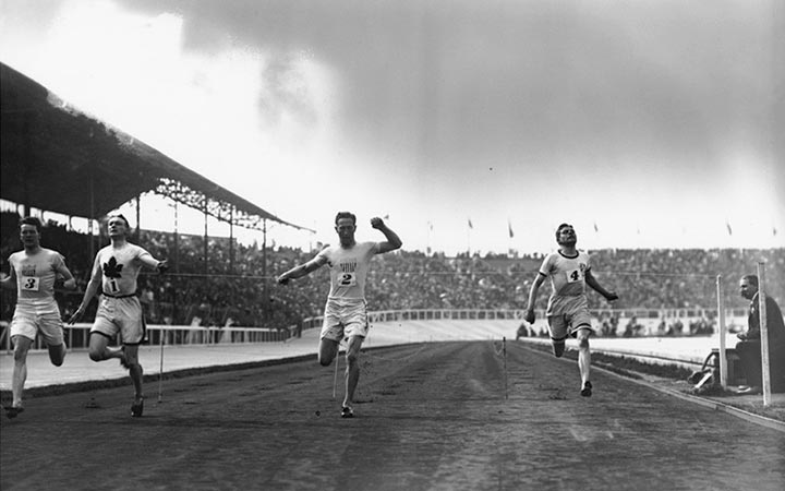 Canadian athlete Bobby Kerr wins a gold medal in the 200 metres at White City Stadium on 23rd July 1908.
