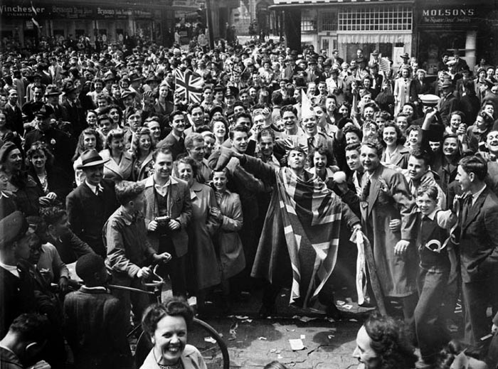 Crowd celebrating VE Day, Montreal